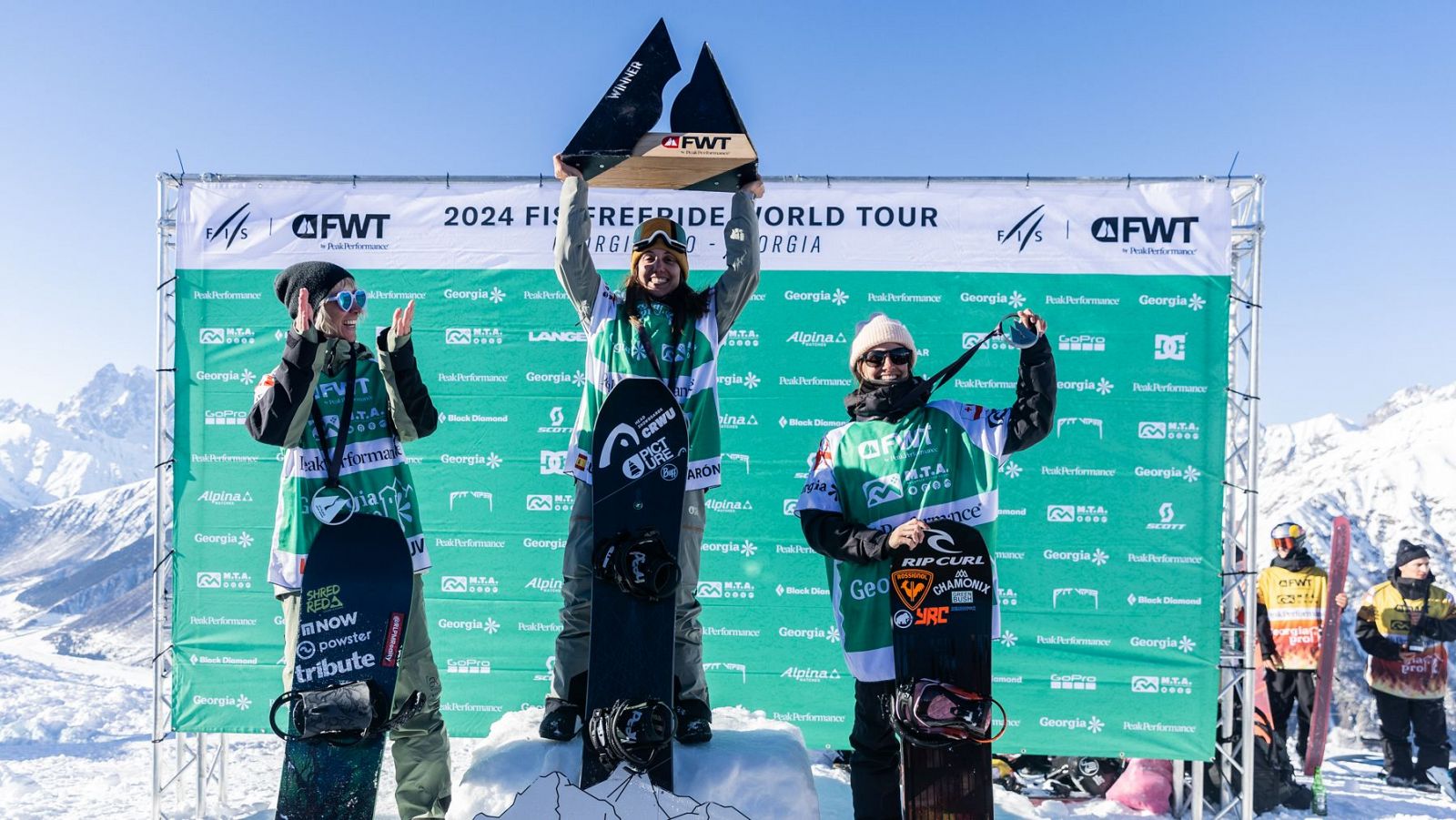 Nùria Castán lidera el circuito mundial de Snowboard Freeride