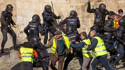 Tensin con los agricultores aragoneses en Zaragoza