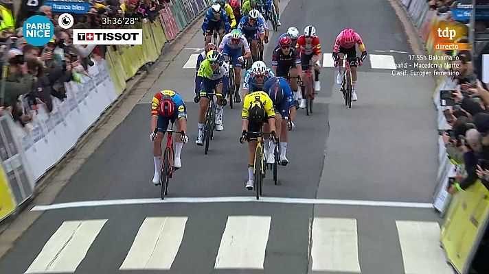 Ciclismo - Olaf Kooij se lleva una primera etapa de la París-Niza en la que llovieron los codazos