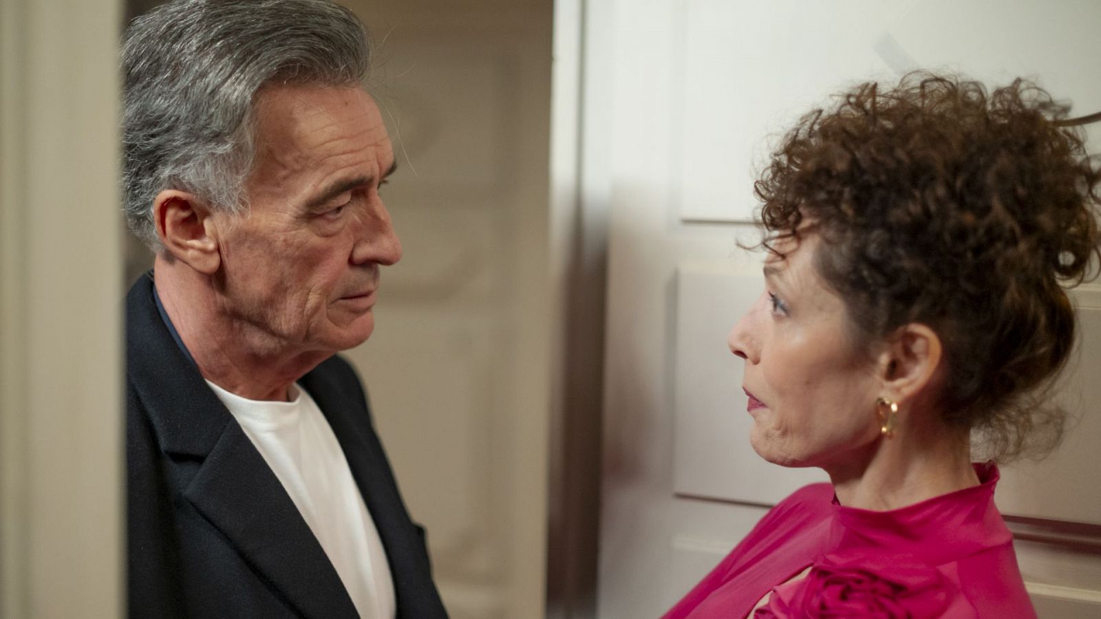 4 estrellas - Temporada 2 - Episodio 163: Ni santos ni inocentes - Ver ahora