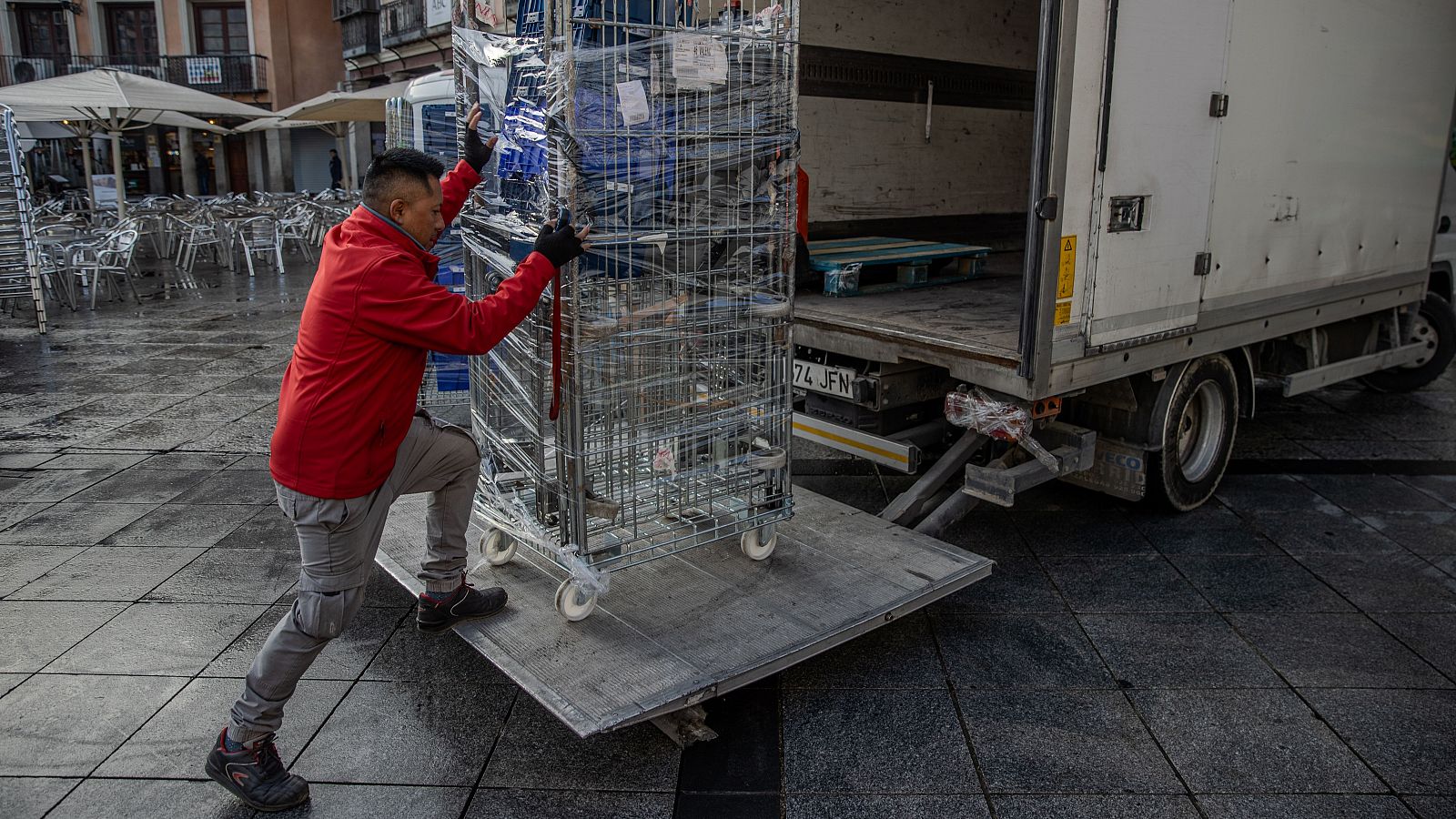 España crea 103.621 puestos de trabajo en el mejor febrero desde 2007 y el paro baja en 7.452 personas