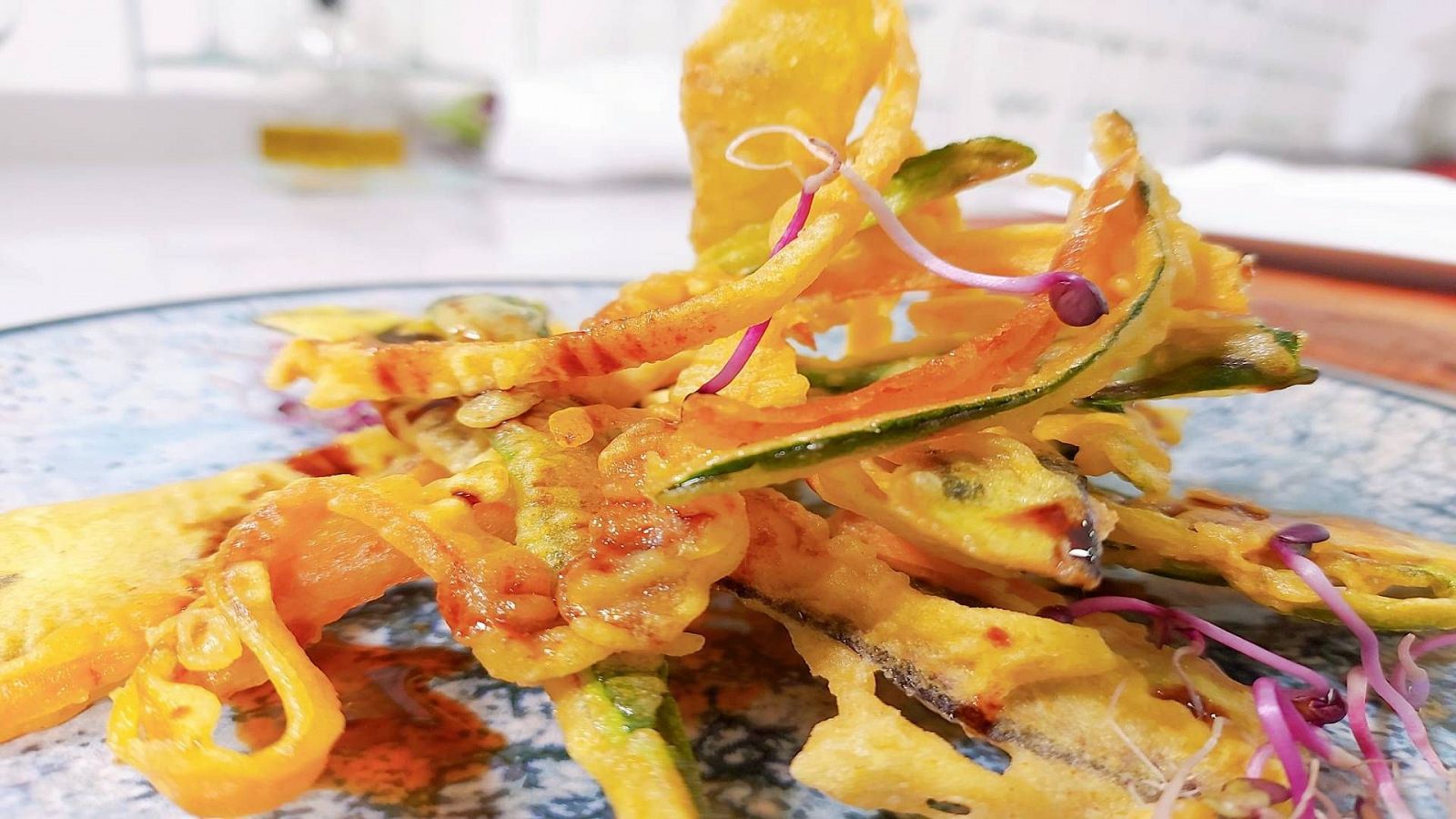 Receta de tempura al curry con pieles de hortalizas y verduras - Saber vivir | Ver