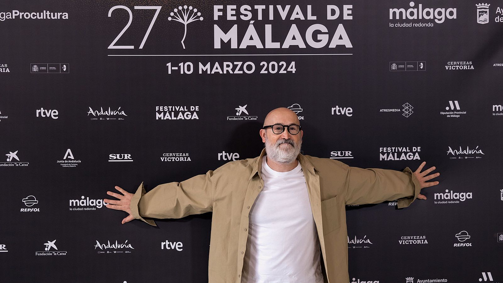 Javier Cámara recoge un premio por su carrera en el Festival de Málaga