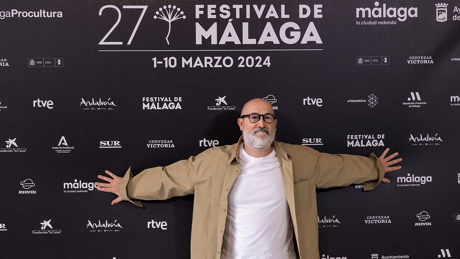 Javier Cámara recoge un premio por su carrera en el Festival de Málaga | Ver