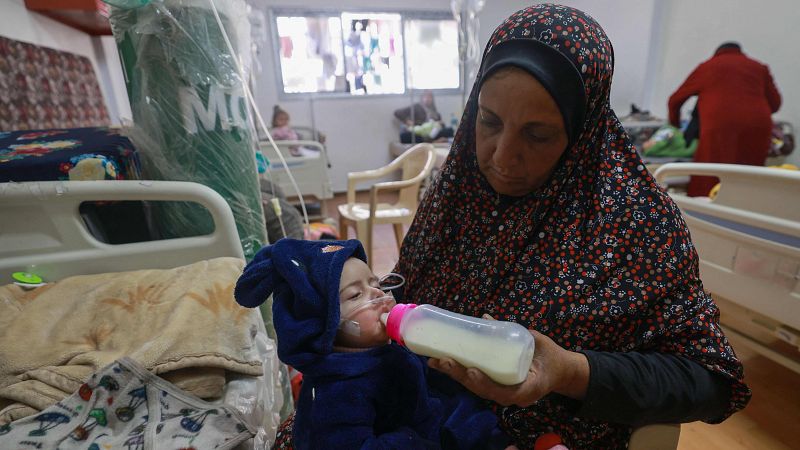 Los niños gazatíes fallecen debido a la falta de alimentos en la Franja