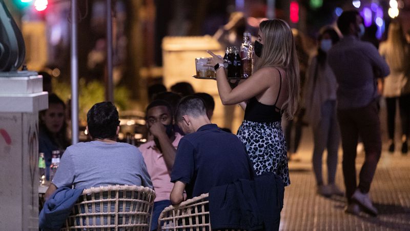 Hostelería de España y Cepyme rechazan la propuesta de Díaz de adelantar la hora de cierre de los restaurantes | Ver