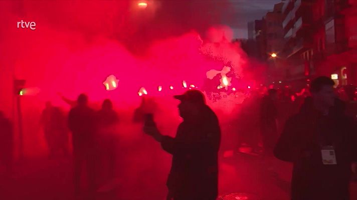 Telediario Matinal - Incidentes leves con ultras franceses después del partido entre la Real Sociedad y el PSG