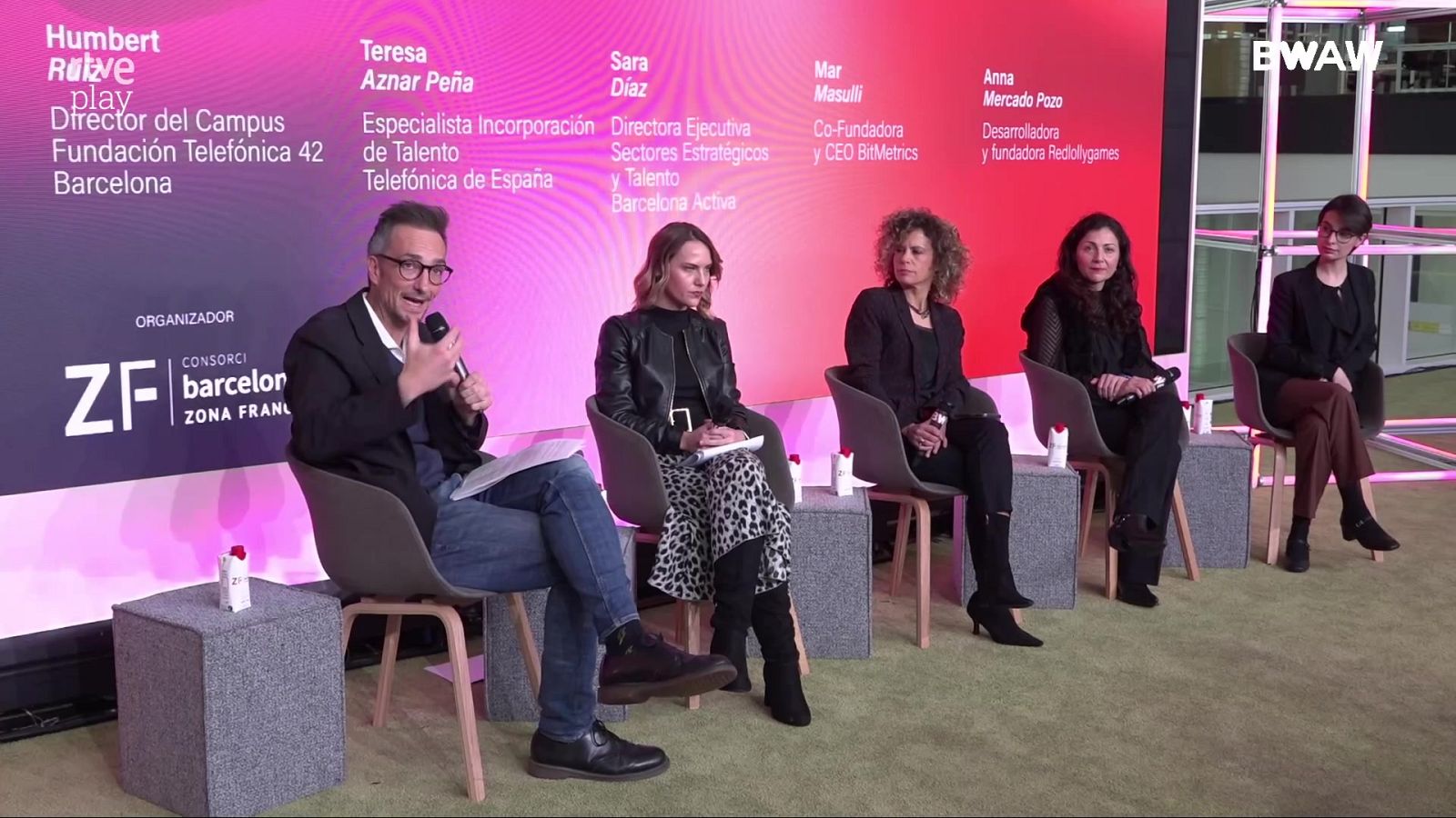 Taula de debat sobre el reciclatge professional, una segona oportunitat a la segona jornada de la Barcelona Woman Acceleration WeeK del 2024