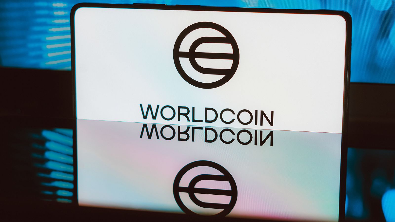 España prohíbe a Worldcoin seguir escaneando iris a cambio de criptomonedas