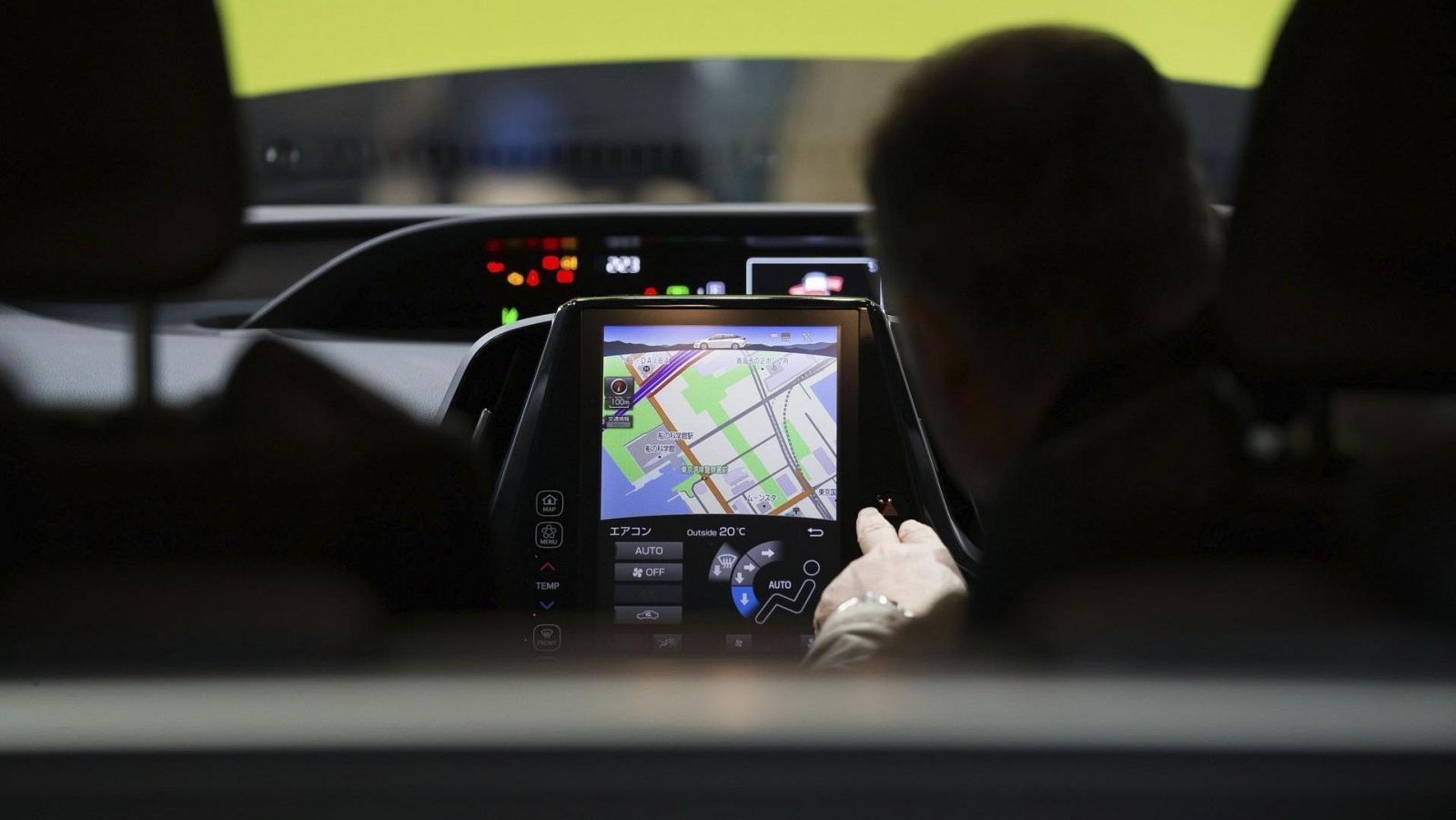 Euro NCAP propone límites a las pantallas de los coches