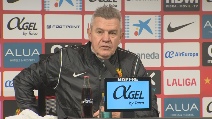 Fútbol - Javier Aguirre: "No me atrevería a decir que este Barça es vulnerable"