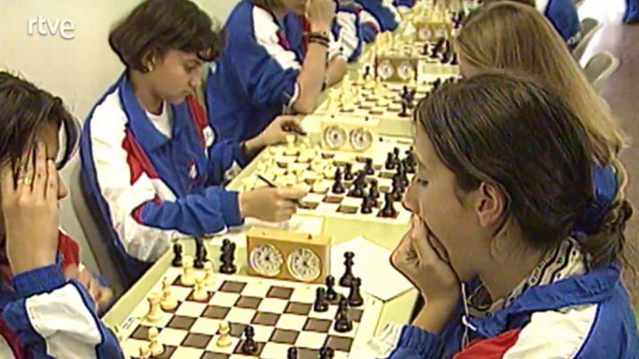 Línea 900 - Mujer y deporte, balones fuera