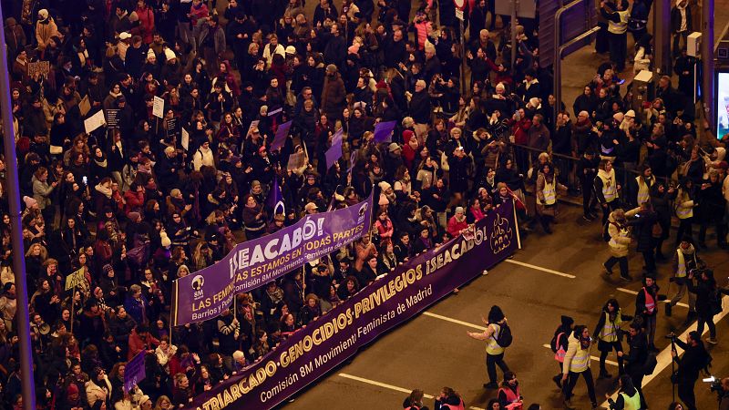 Miles de mujeres inundan las calles de Madrid en otro 8M dividido
