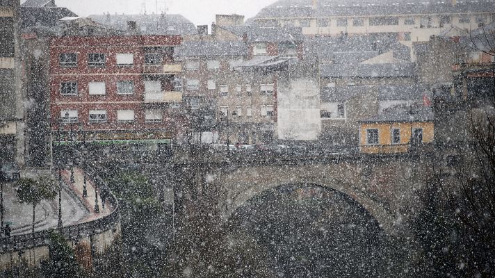 Tiempo inestable con nevadas, lluvias, viento y frío