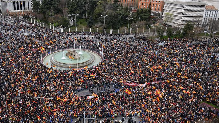 Miles de personas se concentran en Madrid contra la amnistía y el Gobierno de Sánchez