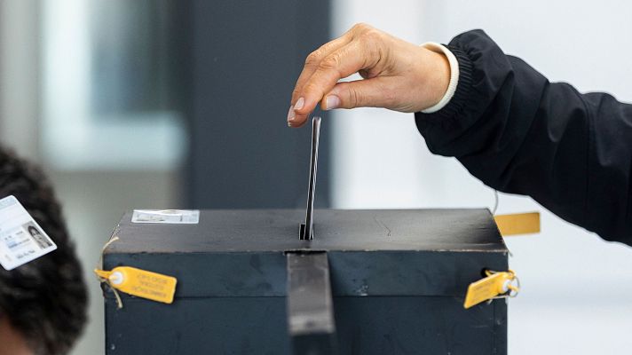 Telediario Fin de Semana - Portugal celebra elecciones anticipadas sin mayorías claras para ninguno de los dos partidos mayoritarios