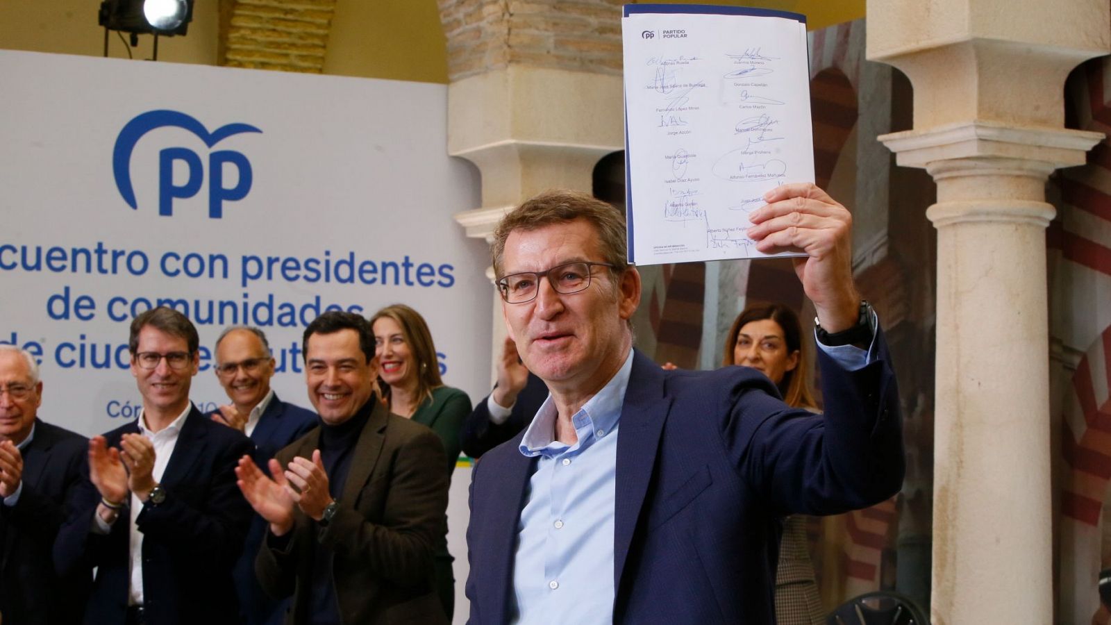 Feijóo vaticina que Sánchez "caerá" por "las mentiras y la corrupción" | Ver