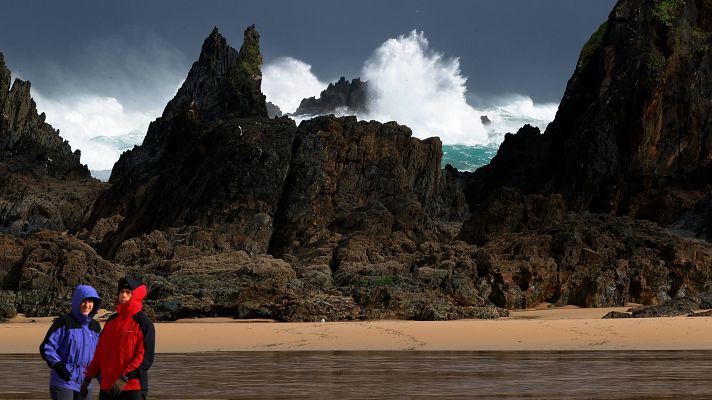 Telediario Fin de Semana - La borrasca Mónica mantiene en alerta a 14 comunidades y Melilla