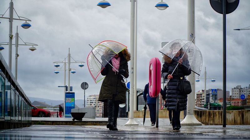 La borrasca Juan trae de todo: agua, frío, nieve, viento y oleaje