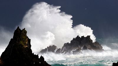 Tres personas desaparecidas en el mar tras el paso de la borrasca Mnica