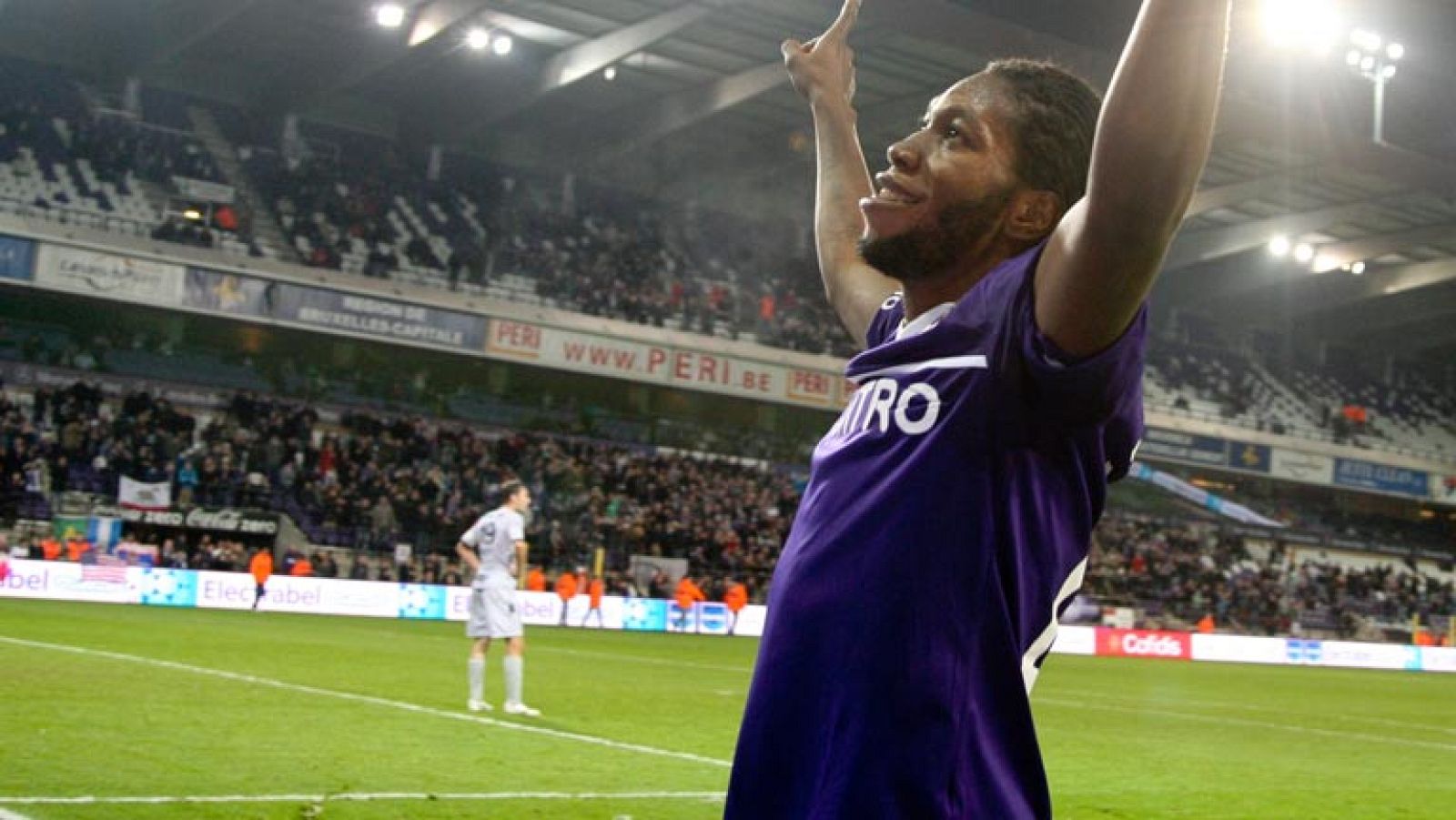 Mbokani logra la igualada final para el Anderlecht (2-2) | Ver