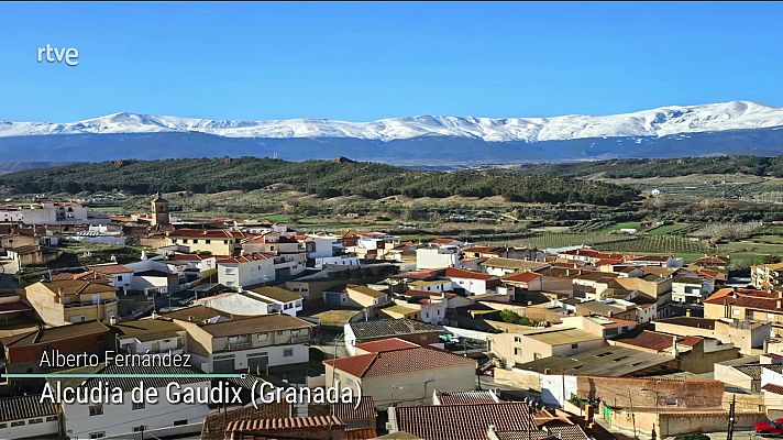 El tiempo - Precipitaciones localmente fuertes o persistentes en el extremo oriental del Cantábrico. Nevadas significativas en los Pirineos