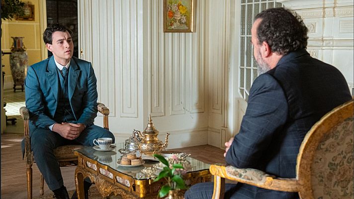 La promesa - La Promesa: Alonso habla a Curro de las mujeres de su pasado