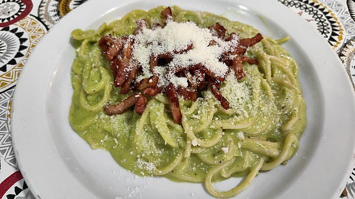 Receta de espaguetis a la carbonara con aguacate