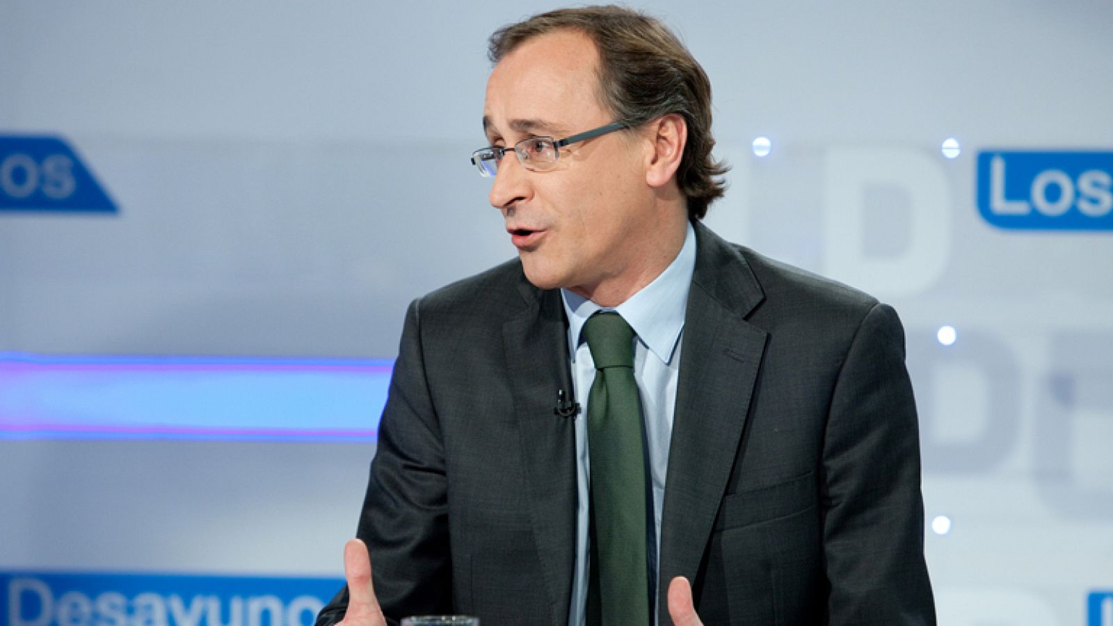 Alonso (PP): "La consejera catalana de Educación fue a la reunión para levantarse sin dialogar" - Los desayunos | Ver