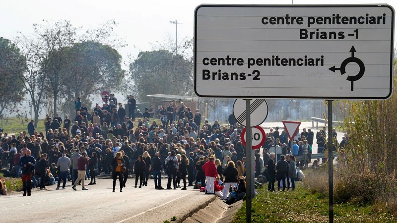 Funcionarios de prisiones protestan por el asesinato de una cocinera en la cárcel de Mas d'Enric