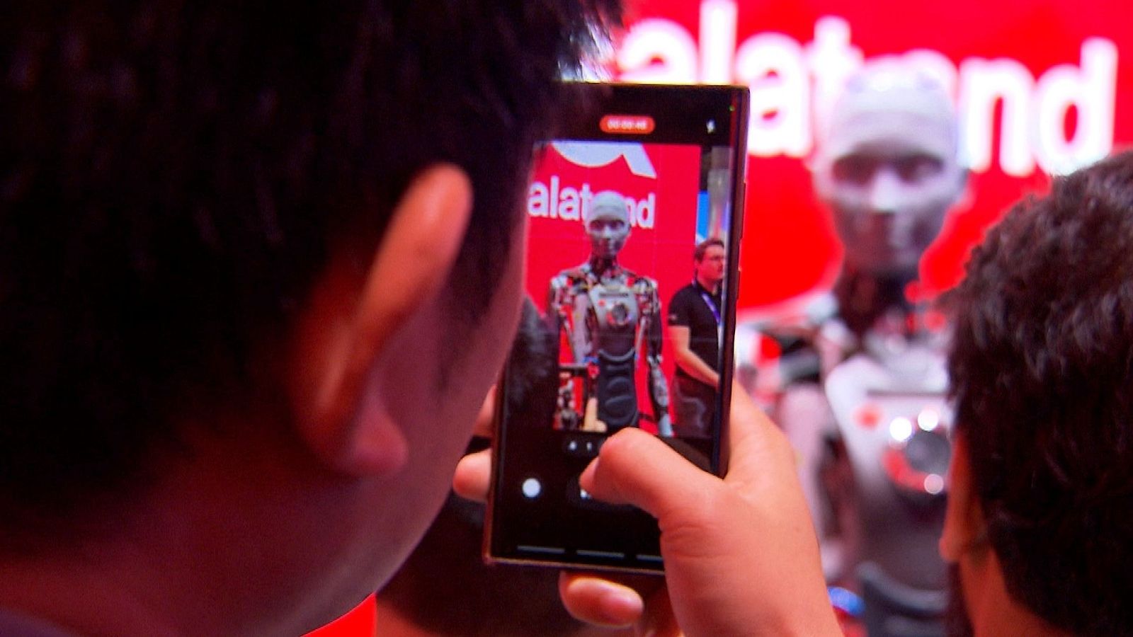 Zoom Net - Humanizando la IA, Phone (2a) y Beat the Beats - ver ahora