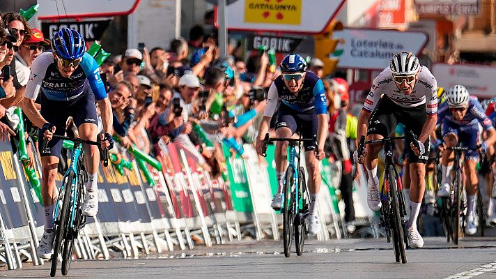 Volta 2024 | Schultz gana por delante de Pogacar la 1ª etapa