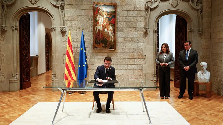 Telediario 1 - Los partidos entran de lleno en la precampaña electoral en Cataluña