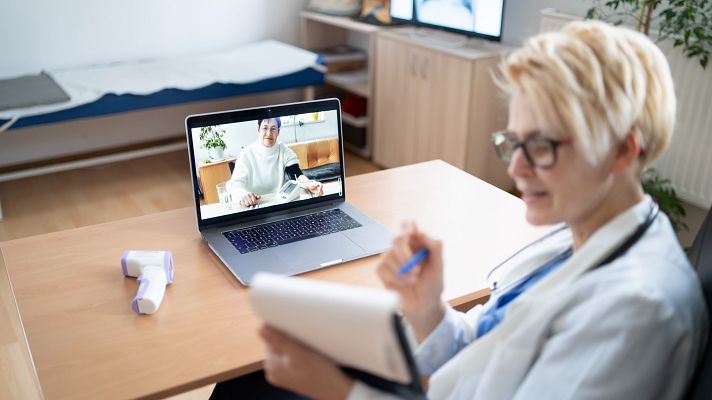 Puesta en marcha servicios de teletraducción en centros sanitarios para ayudar a las personas extranjeras