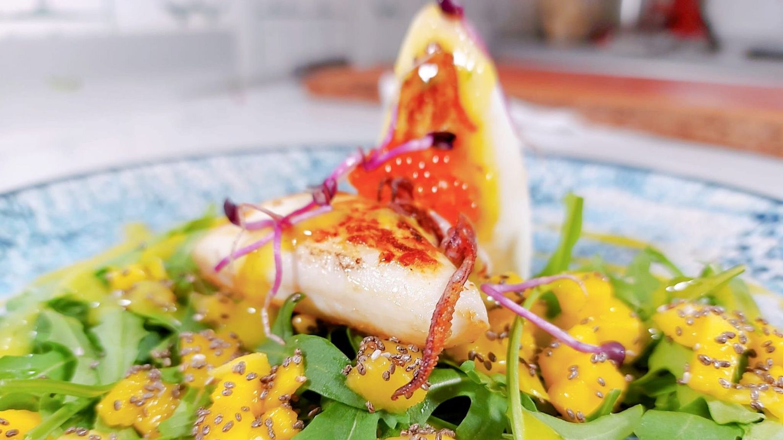 Receta de ensalada de calamares y mango del chef Sergio Fernández - Saber vivir | Ver