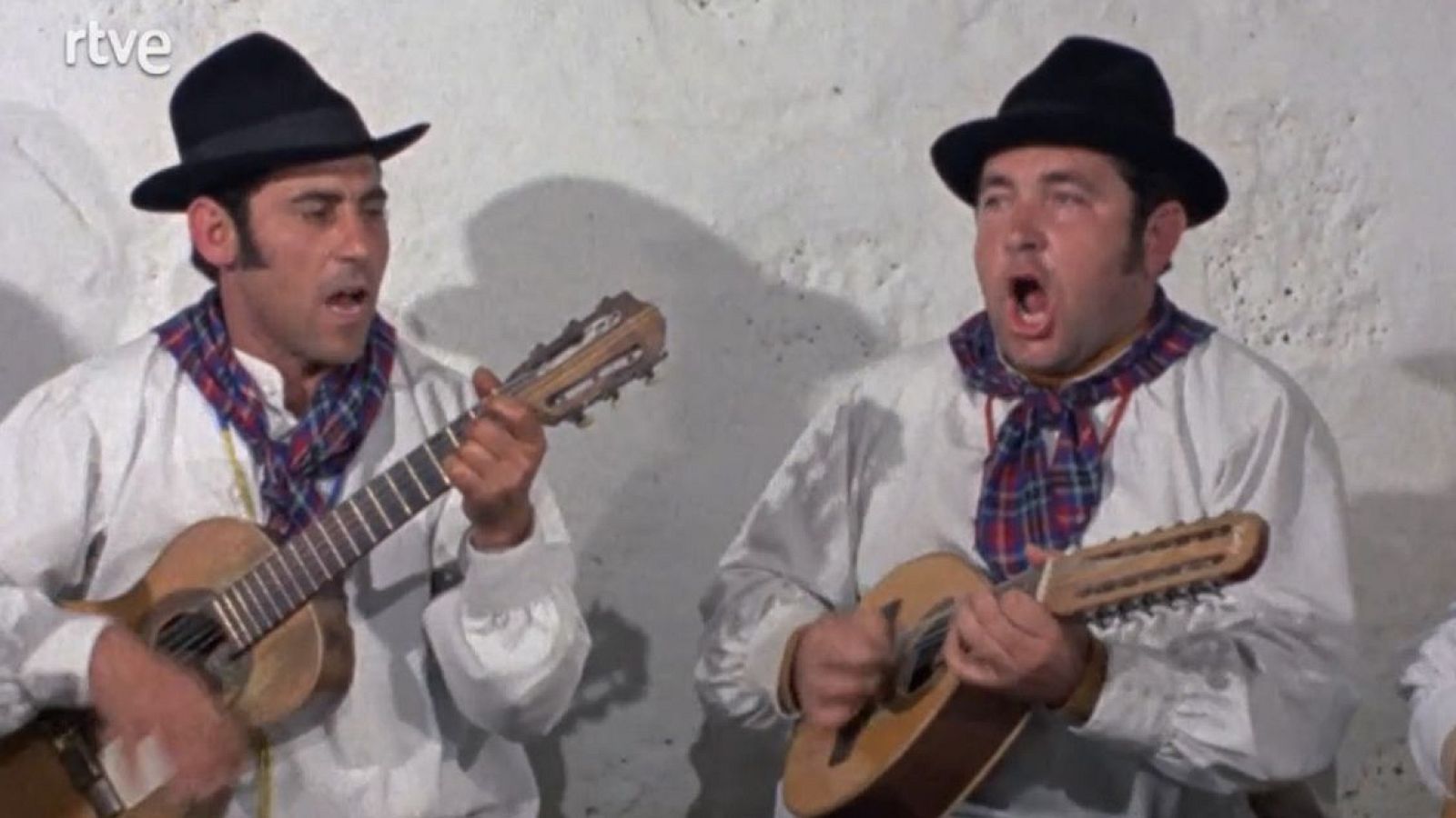 Raíces - Los bailes de candil - Raíces | Ver