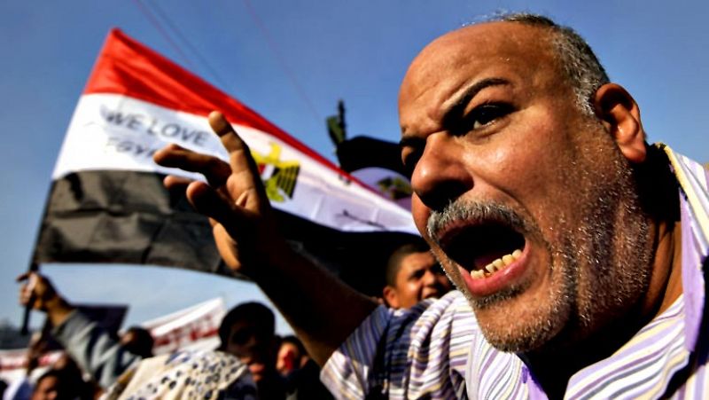 Estalla la violencia en Egipto después que partidarios de Mursi desalojaran la acampada opositora