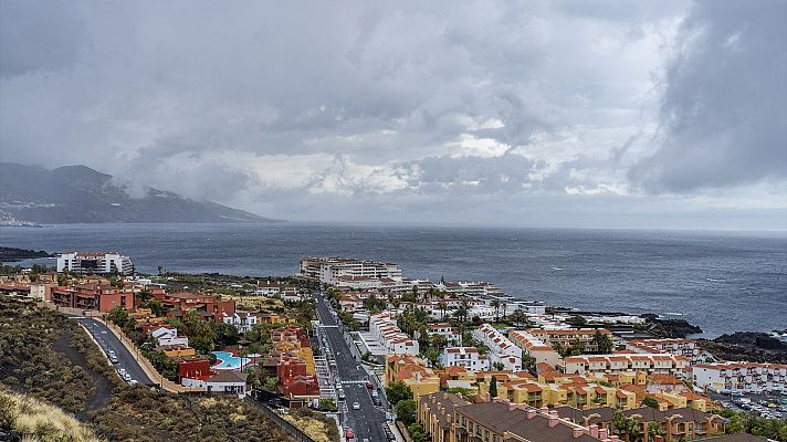 Siguen los cielos nublados con tendencia a despejarse