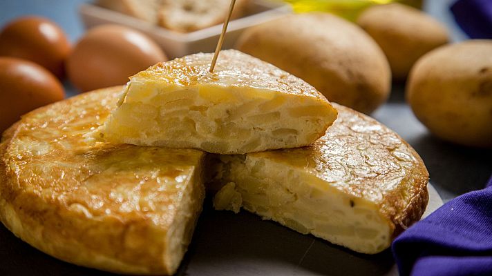 Tortilla de patata casera, ¿con o sin cebolla?