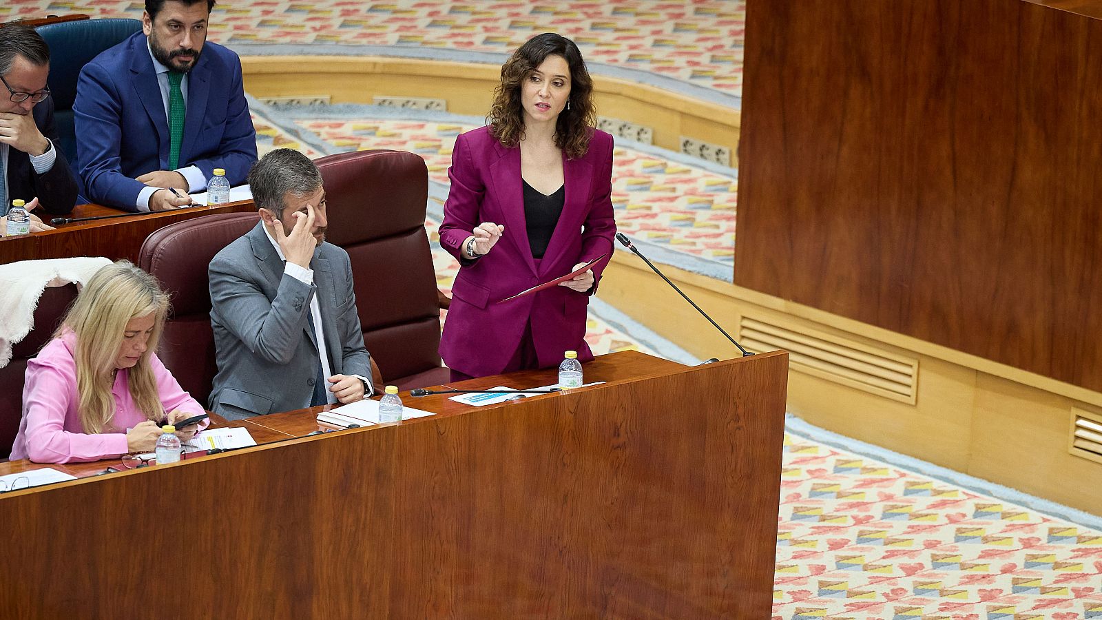 La oposición en la Asamblea de Madrid exige el cese del jefe de gabinete de Ayuso