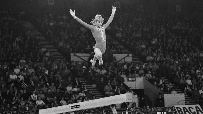 Conexión París 2024 - Repasa con @outconsumer el "Korbut Flip", el salto novedoso de Olga Korbut que se prohibió