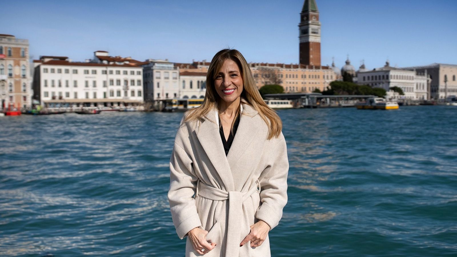 Venecia, protagonista de la novela de Reyes Monforte - Página Dos