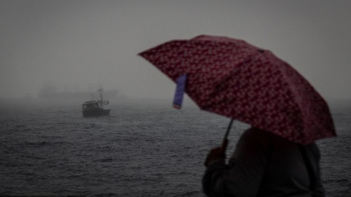 Chubascos en Canarias y cielo despejado en la península