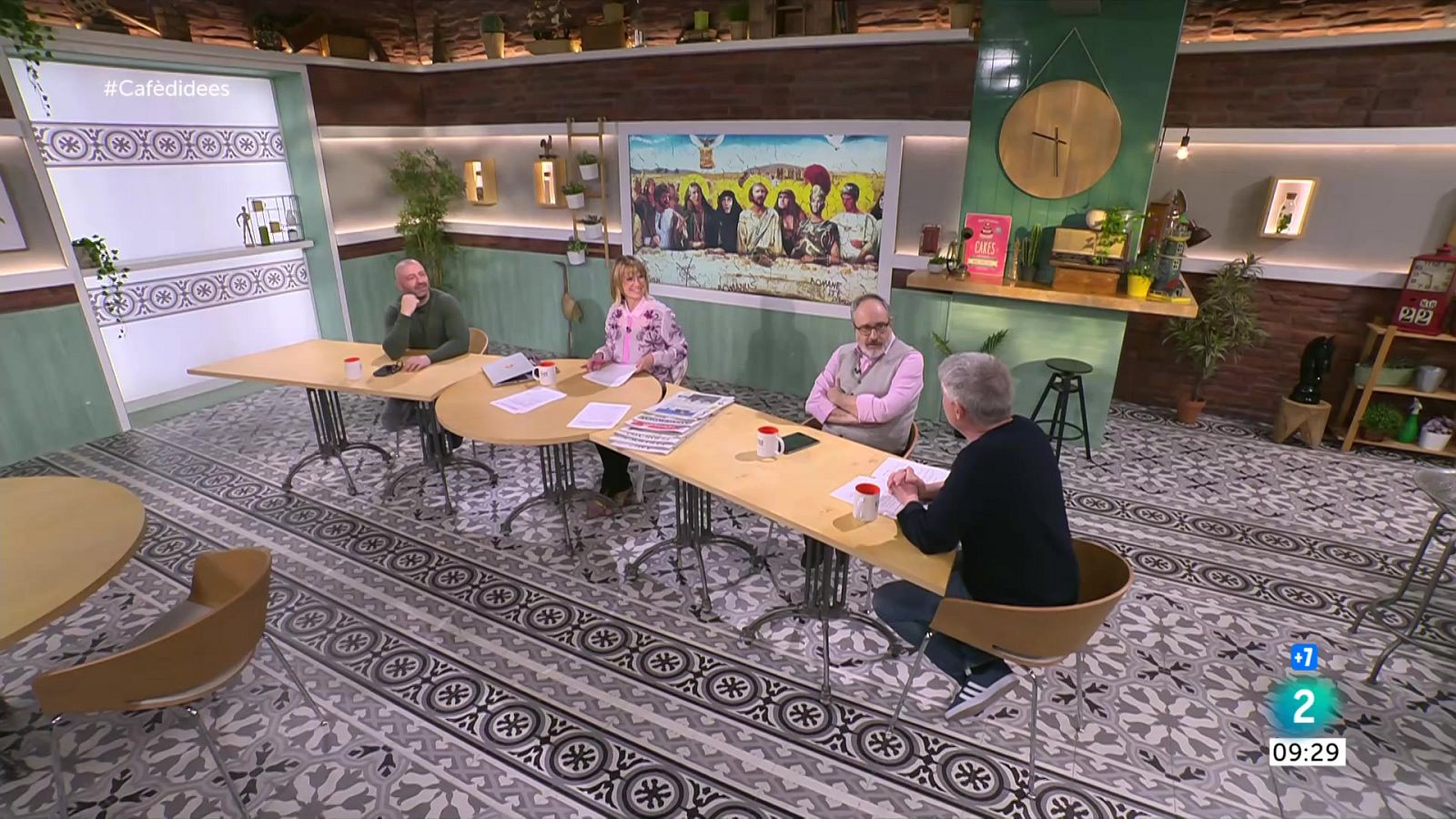 Gemma Nierga entrevista Carlos Carrizosa. Parlem amb María Belón, 20 anys després del tsunami de l'índic. I parlem d'un possible retorn de Puigdemont