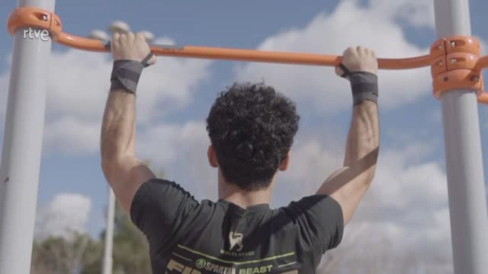 Adnan Almousa tiene un nuevo reto, 366 dominadas a final de año | Ver