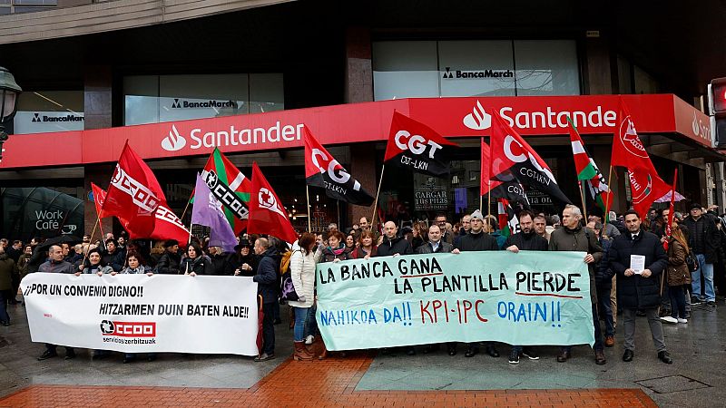 La primera huelga de los trabajadores de la banca después de 40 años