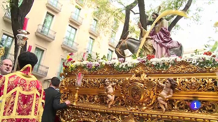 L'Informatiu - Tradicions per Setmana Santa: de la benedicció de les palmes a les processons