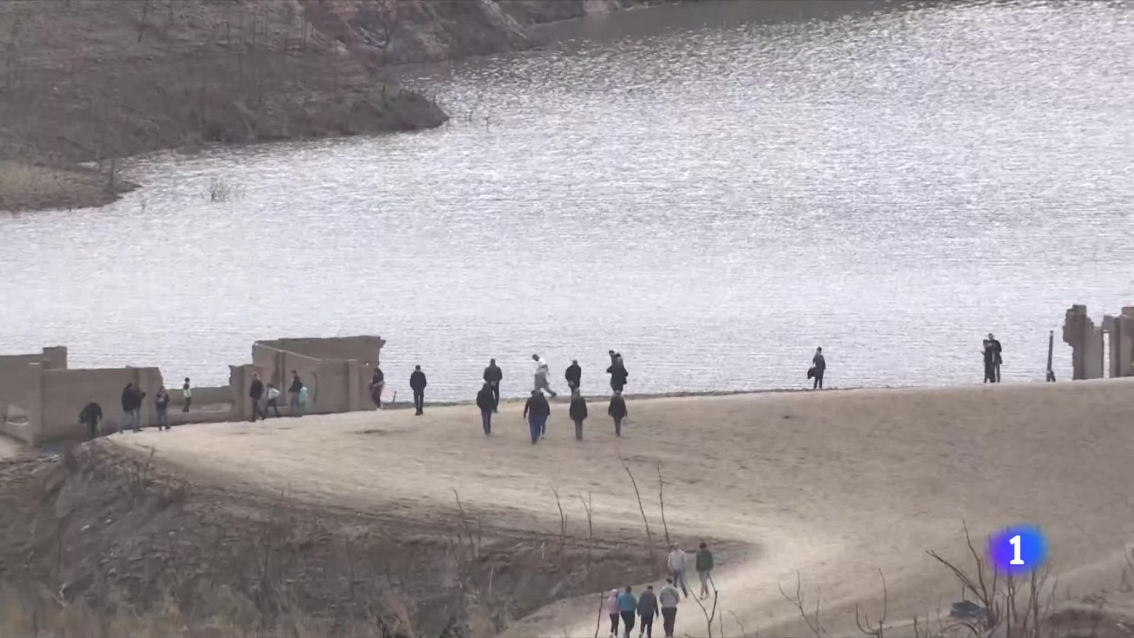 La sequera impulsa el turisme: el pantà Sau registra un augment d'afluència - L'Informatiu | Veure