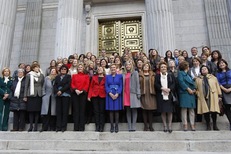  27 mujeres, senadoras y diputadas, participaron en la elaboración de La Carta Magna 