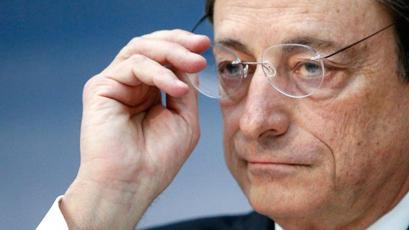 Draghi recuerda que depende de los gobiernos pedir el rescate
